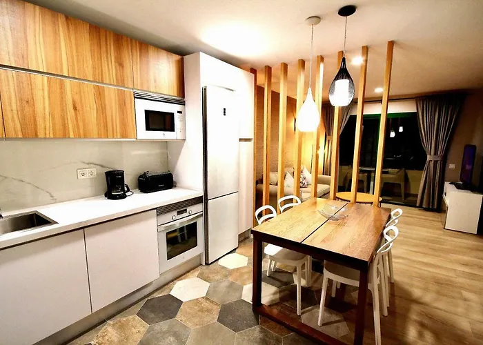 Calle Buenavista 1, Esquina Boulevar Timón. Apartamento *